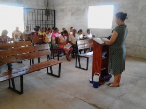 Carol, Melvin’s wife teaching to a group of ladies at the church in Tegucigalpita