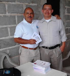 Melvin providing Cd’s with our programs and Bible courses to Mauricio
